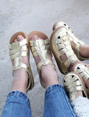 SANDALIA ROMANA DORADA - Zapato Barefoot Artesanal | SHUU BAREFOOT