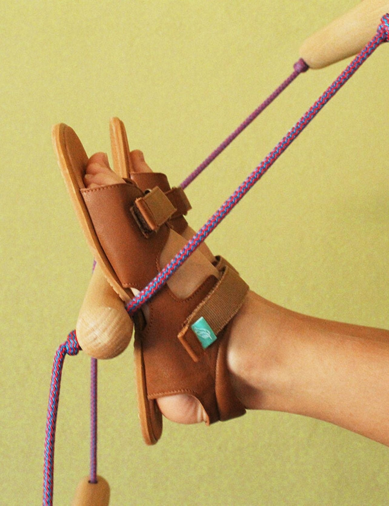 SANDALIA NINA CUERO - Zapato Barefoot Artesanal | SHUU BAREFOOT